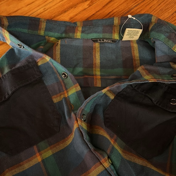 NWT L.L. Bean youth size M (10-12) plaid flannel shirt / light jacket - Picture 8 of 10